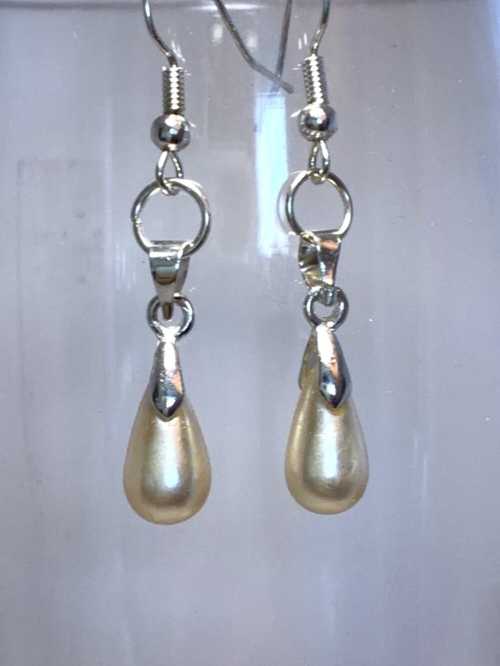 Cream Pearl Drop Earrings – Elegant Handmade Design